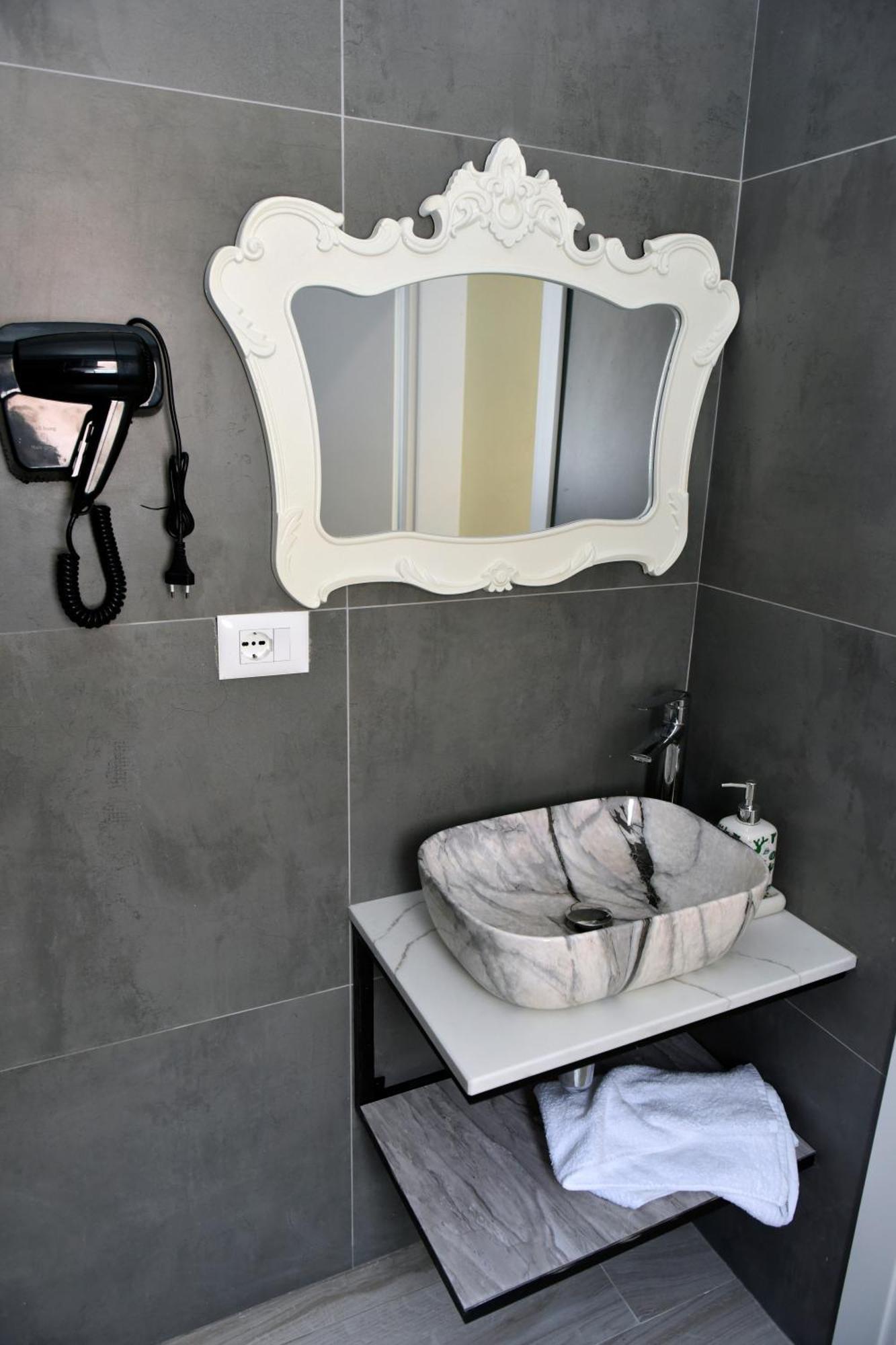 דורס City Center Rooms And Apartments מראה חיצוני תמונה